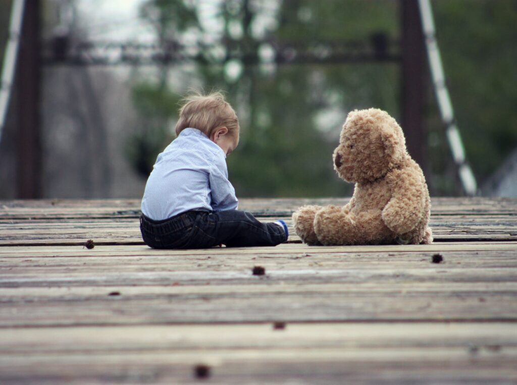 baby-teddy-bear-cute-39369-1024x762 Quais são os 3 pilares do autismo?