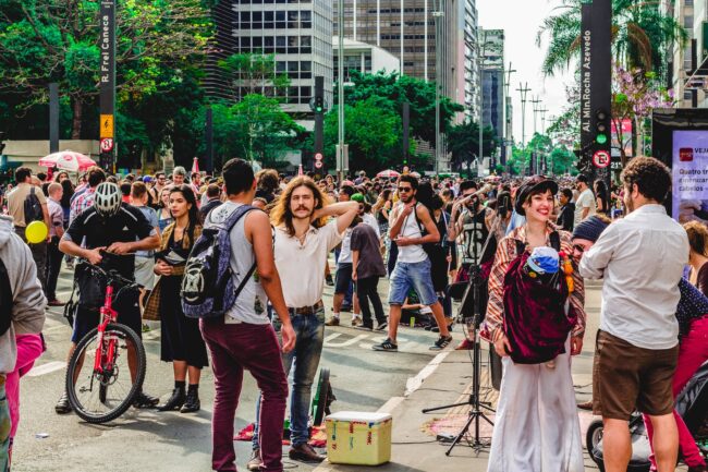 pexels-photo-1518419-e1688385989267 Dificuldades do autismo no Brasil